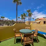 Oasis Royal 13 apartamento vista piscina Corralejo by Lightbooking