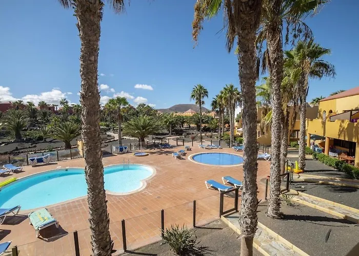 Oasis Royal 13 apartamento vista piscina Corralejo by Lightbooking